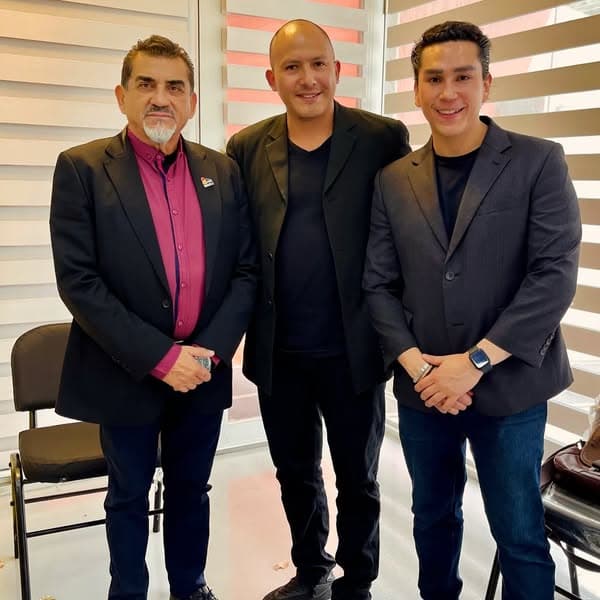 Adam Romero reunido con colegas del sector inmobiliario